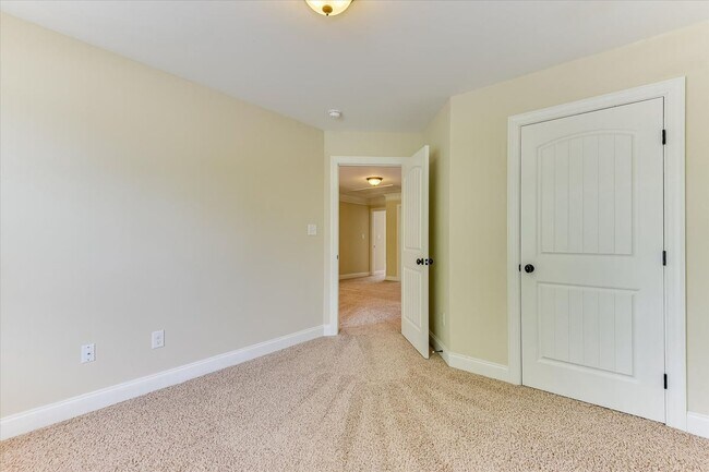 Building Photo - 4215 Windslow Dr