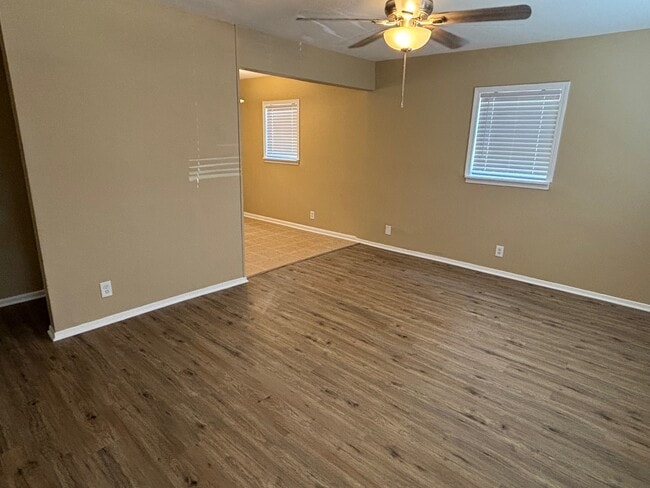 Building Photo - 5920 Windy Hill Cir S