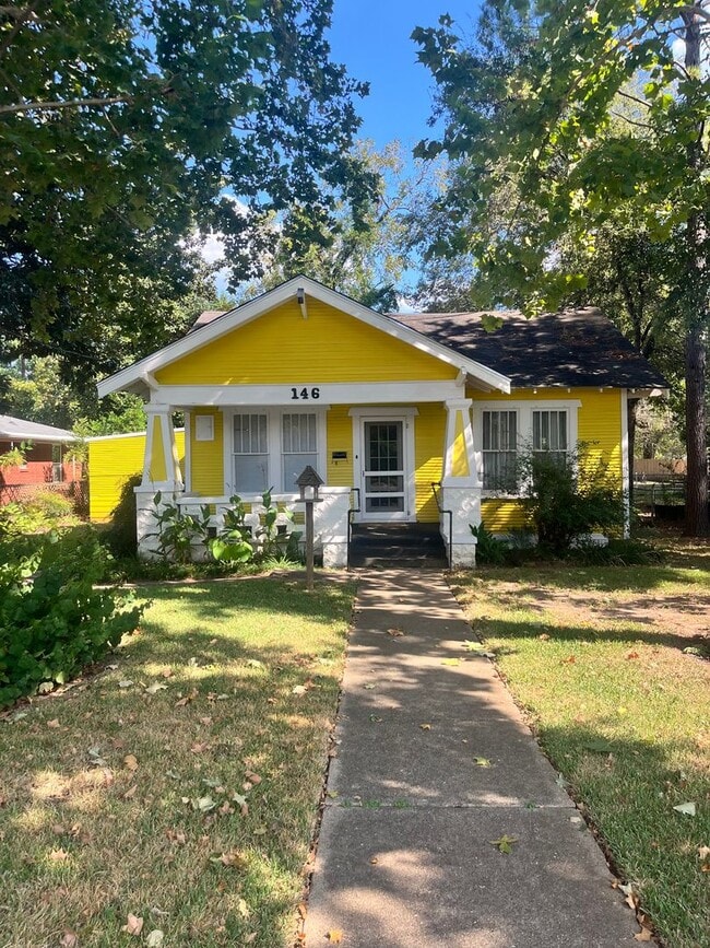 Building Photo - Charming 3-Bedroom Home with Office Near Downtown!