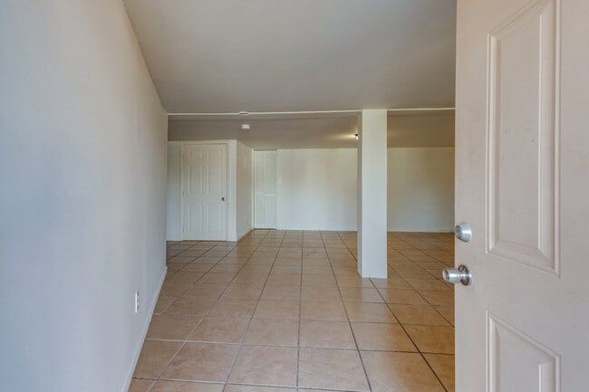 Building Photo - 2728 Nodyne Dr