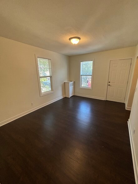 Building Photo - 206 Blair N St