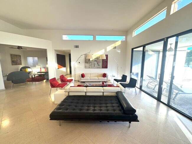 Building Photo - 72771 Skyward Way