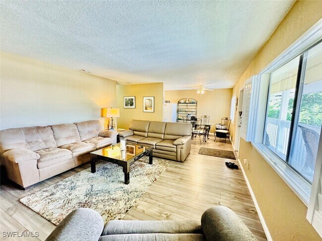 Building Photo - 4631 Bayshore Dr