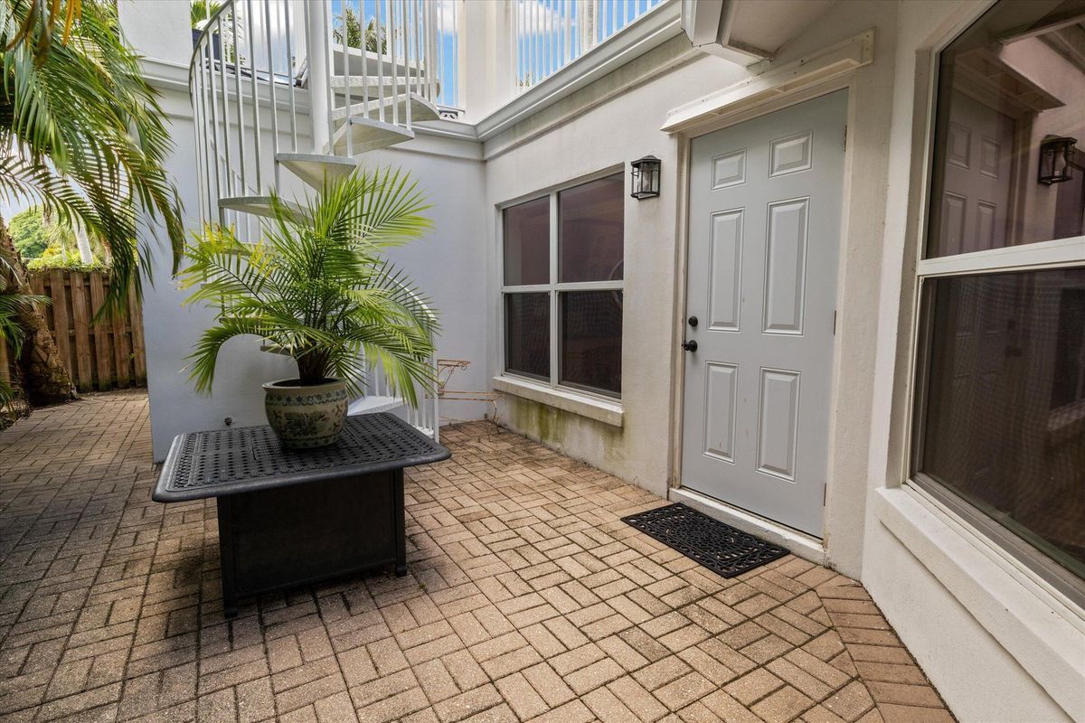 Building Photo - 202 32nd St