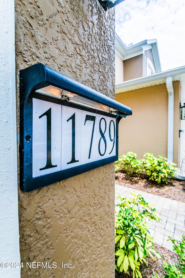 Primary Photo - 11789 Surfbird Cir