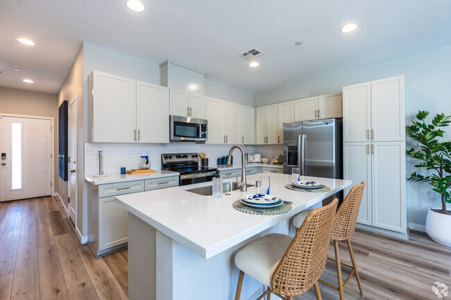 Crest Kitchen - Elevate Townhomes