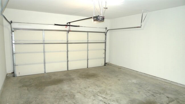 Building Photo - 6707 Lindale Springs Ln