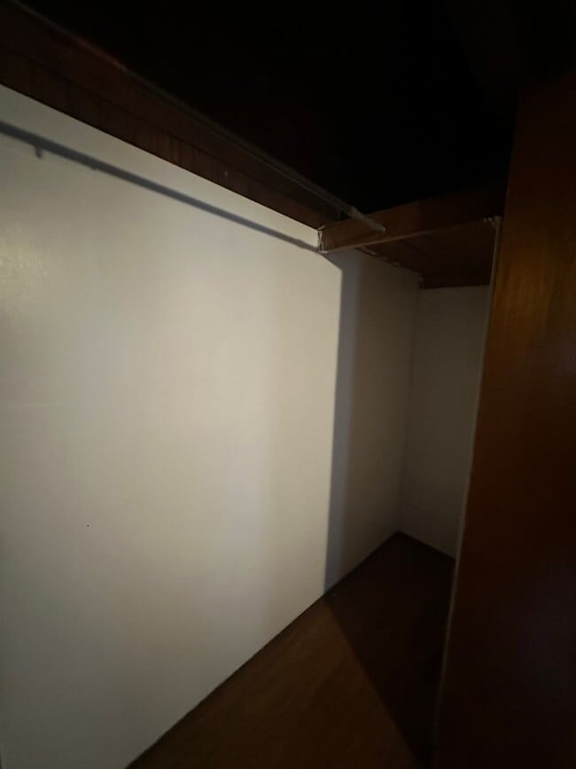 Building Photo - 4 Bed, 2 Bath, 2 dInng, 2 Living