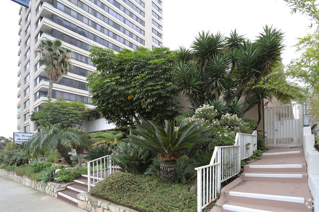 Building Photo - The Bermuda Apartments