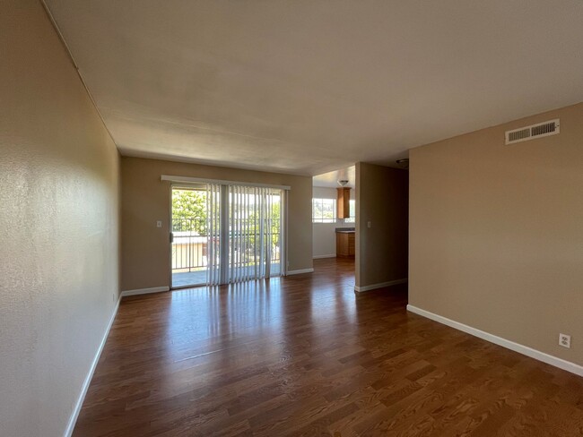 Primary Photo - 3 Bedroom unit available in Hayward!