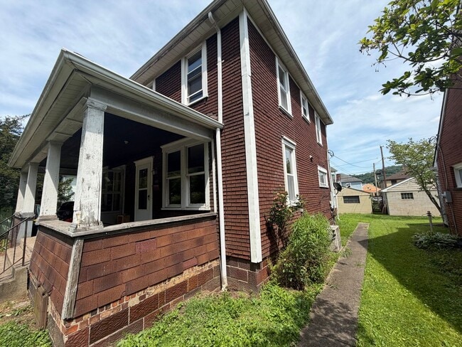 Building Photo - 412 Buckeye St