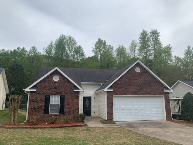 Primary Photo - Beautiful 3 BR / 2 Bath Ranch in Hampton!