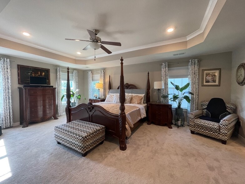 Spacious Master Suite - 3007 Sun Valley Dr