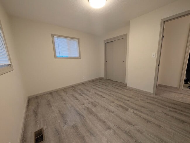 Building Photo - Fantastic 3 Bedroom Clarkston House with Fenced Backyard