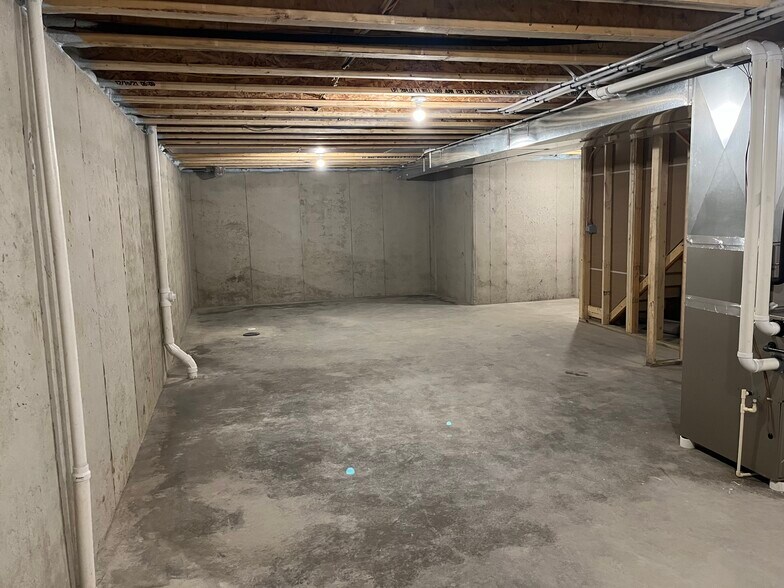 Building Photo - 2024 Tori Frost Dr