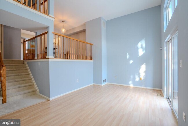 Building Photo - 128 S Barrow Pl