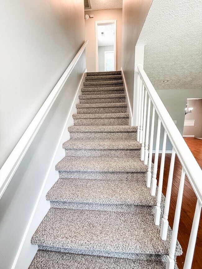 Building Photo - Charming Cape Cod in Halls
