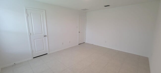 Building Photo - 3476 Mildren Bnd