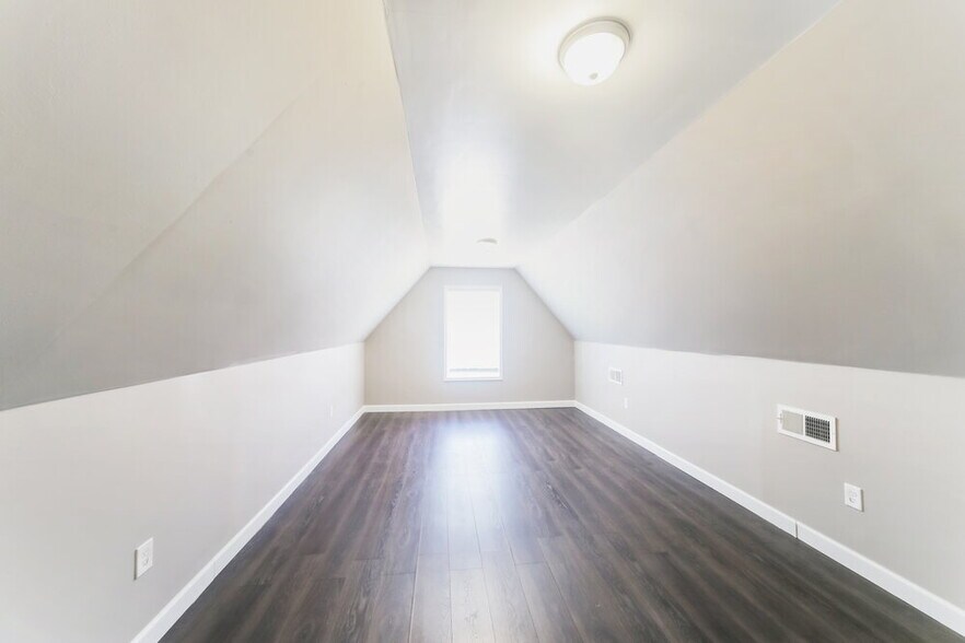 Building Photo - 5375 Pollard Dr