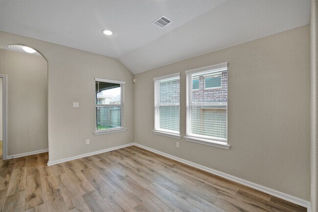 Building Photo - 187 Buckeye Dr