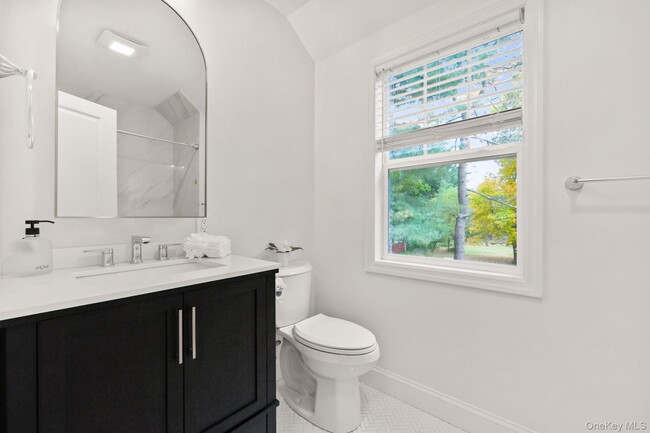 Building Photo - 790 Hardscrabble Rd