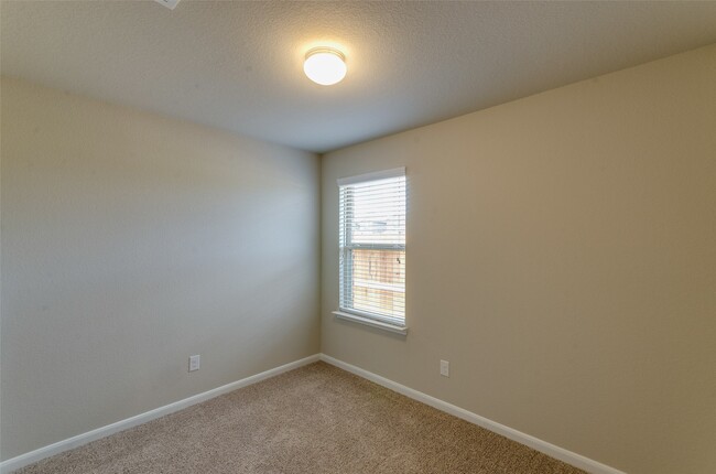 Building Photo - 2213 Del Mar Dr