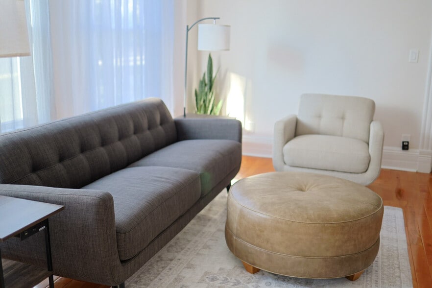 Building Photo - 5104 Abigail Dr