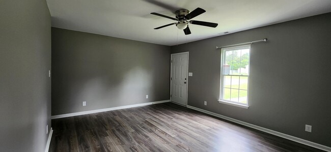 Building Photo - 610 Miller Ave