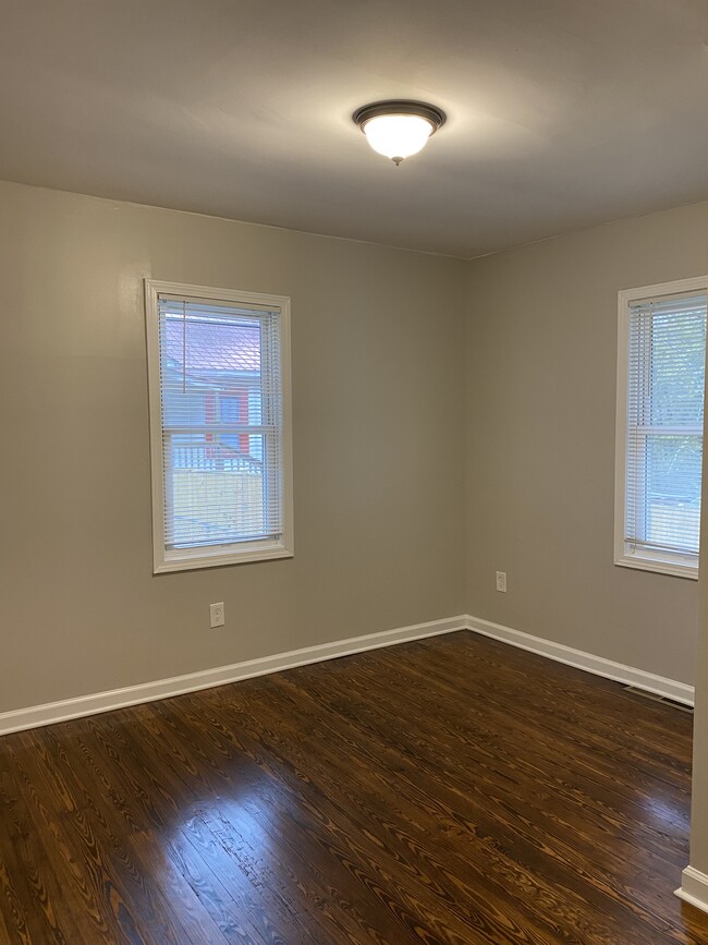 Building Photo - 209 W Church St