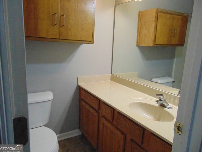 Building Photo - 645 Ell St