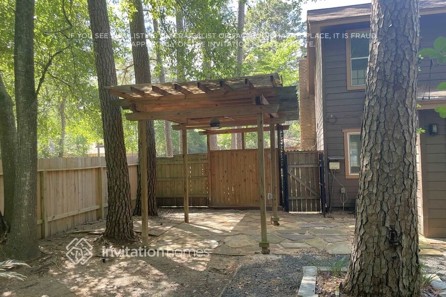 Building Photo - 2 Edgewood Forest Ct