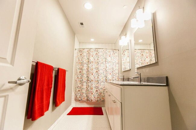 Double Vanity Bathroom - North 15th