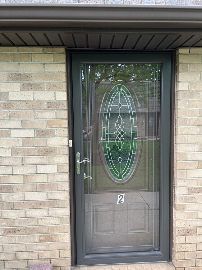 Building Photo - Modern Charm: 2 BR Home with Finished Basement, Pet Friendly, Assigned Parking, and Prime Location!