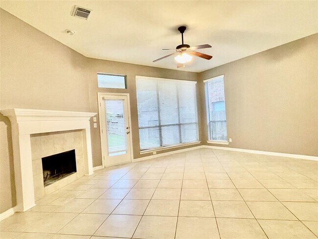 Building Photo - 5527 Custard Apple Trail