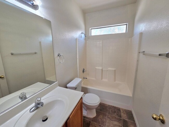 Building Photo - 609 W Rio Vista Ln