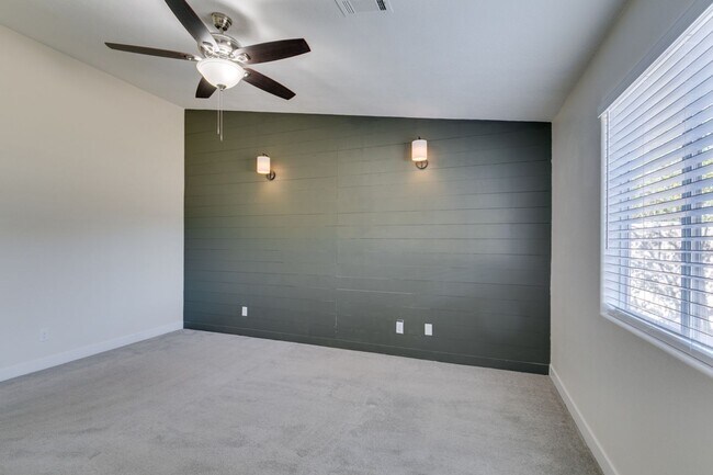 Building Photo - Charming Single-Story 3 bed Home with RV P...