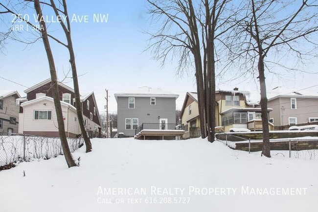 Building Photo - 250 Valley Ave NW
