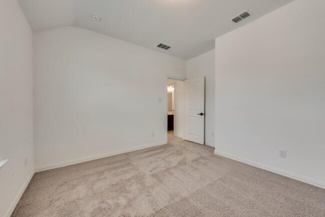 Building Photo - 2404 Swallowtail St