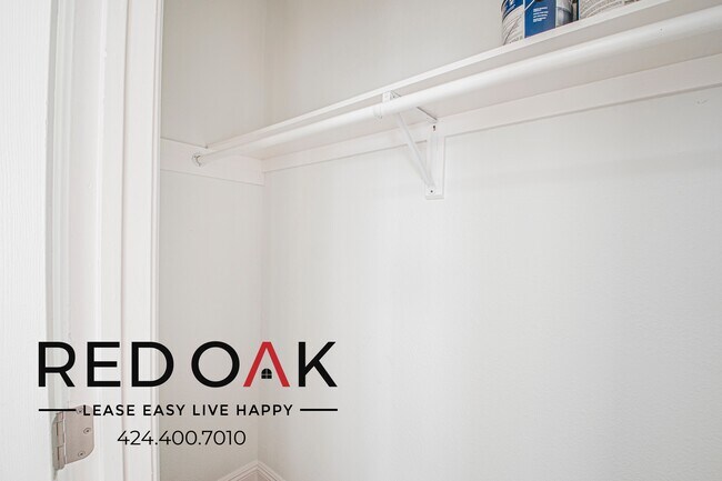 Building Photo - 915 S Carondelet St