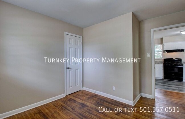Building Photo - 713 Ellen Dr