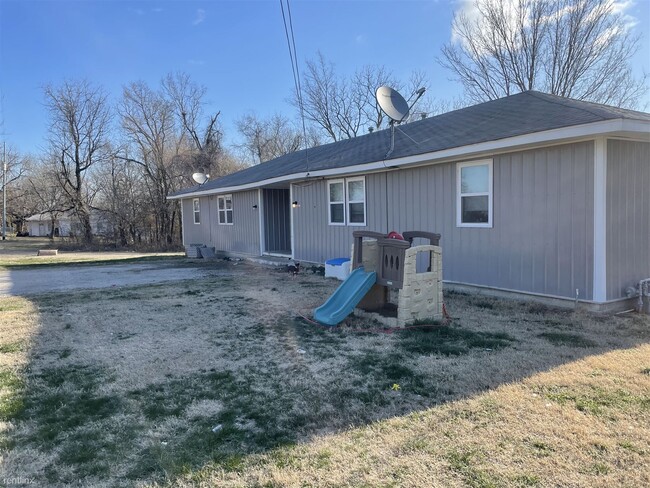 Primary Photo - 2 br, 1 bath Duplex - 2379 Locust Road 126...