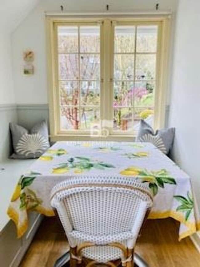 Building Photo - Portland Heights- Beautiful Home loaded with Character & Charm-Updated Kitchen- Spacious Yard