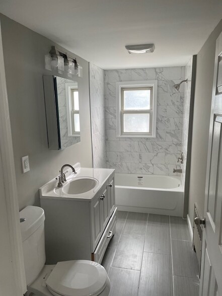 Primary Photo - 294 W Webster Ave