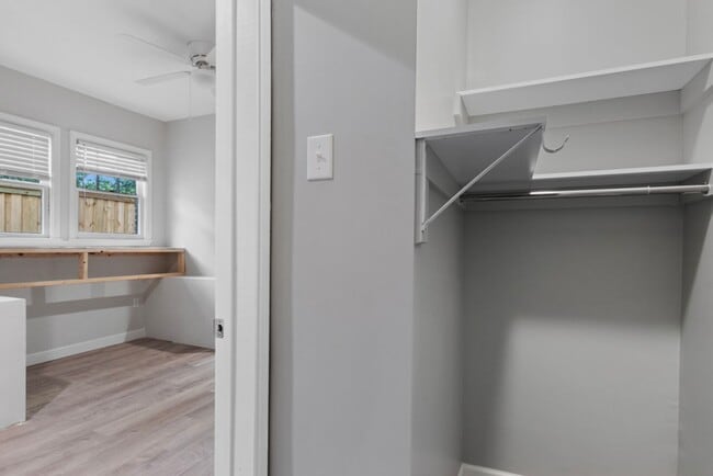 Building Photo - 282 Hawthorne St