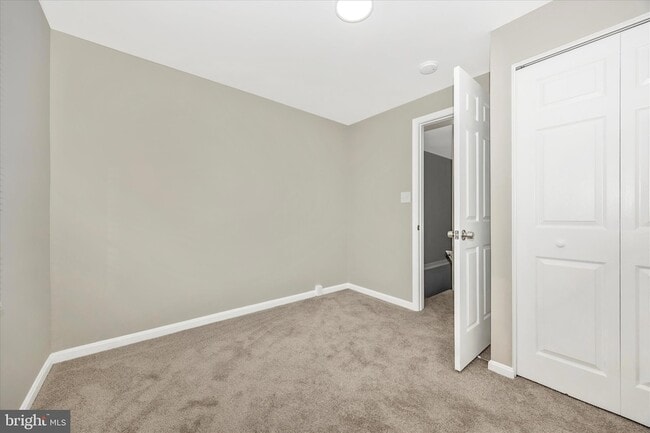 Building Photo - 114 Colony Ct