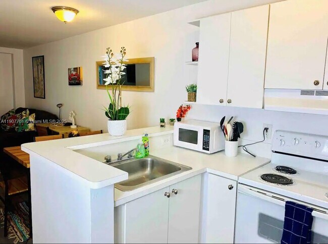 Building Photo - 821 SW 2nd St