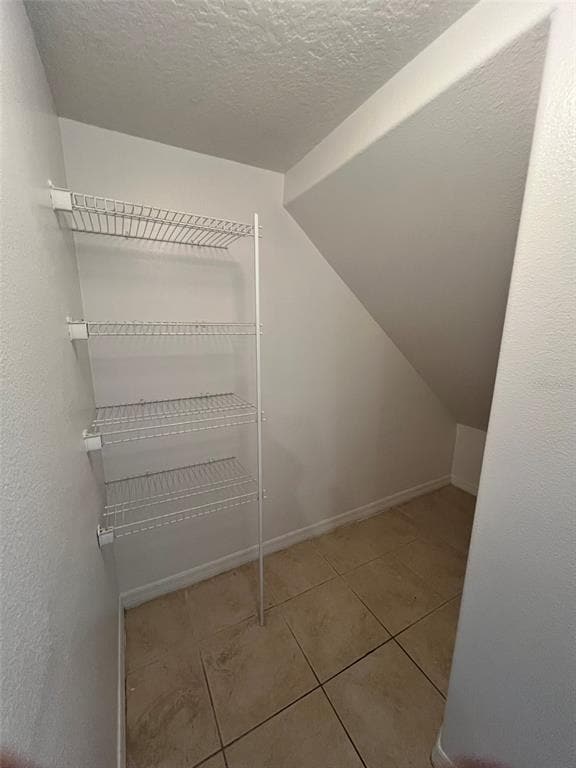 Building Photo - 2202 Seven Oaks Dr