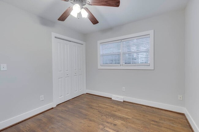 Building Photo - Cute & Private 3BR Home Ready for Move-In