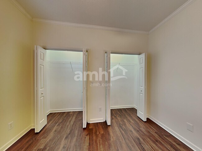 Building Photo - 109 Magnolia Dr