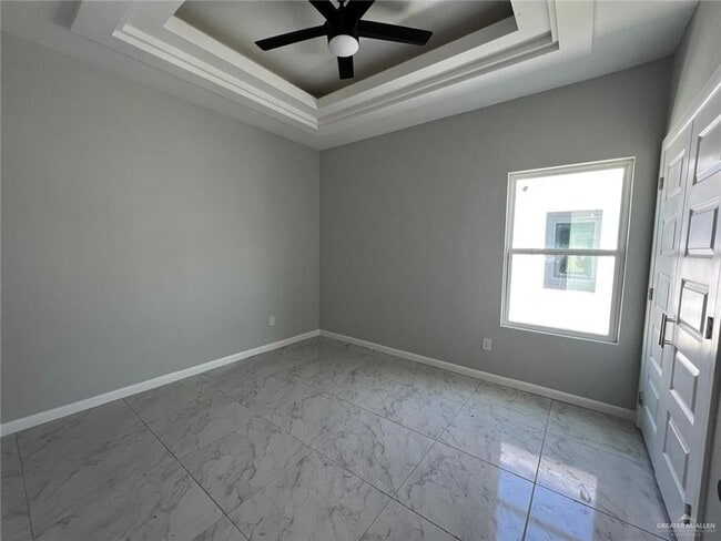 Building Photo - 13 S Mia Ln